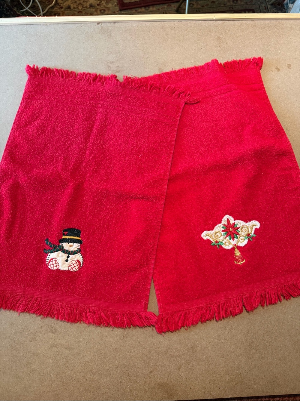 Cannon Vintage Red Embroidered Holiday Finger Towels